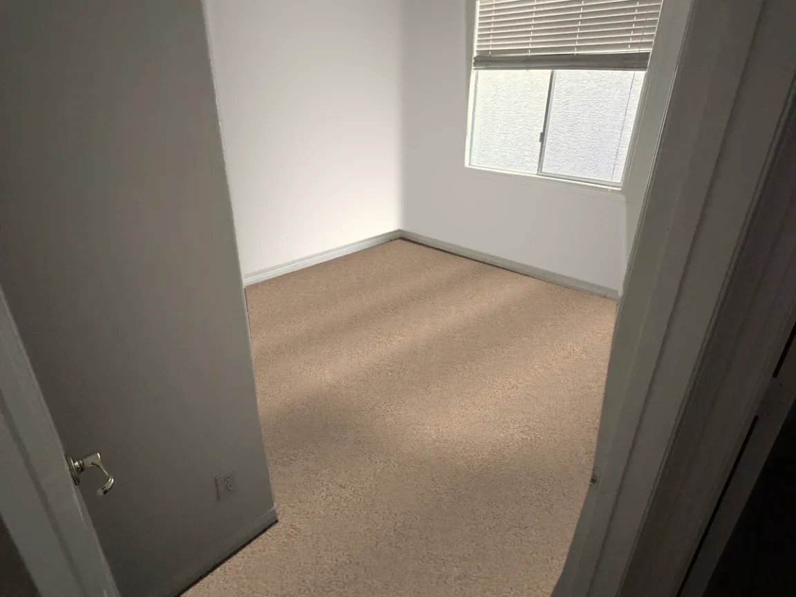 Colour preview: bedroom with window and carpet